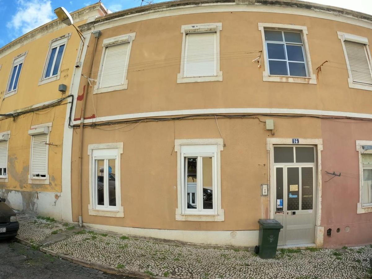 Lisbon T2 Apartment In Typical Villa In Sapadores Lisboa Екстериор снимка